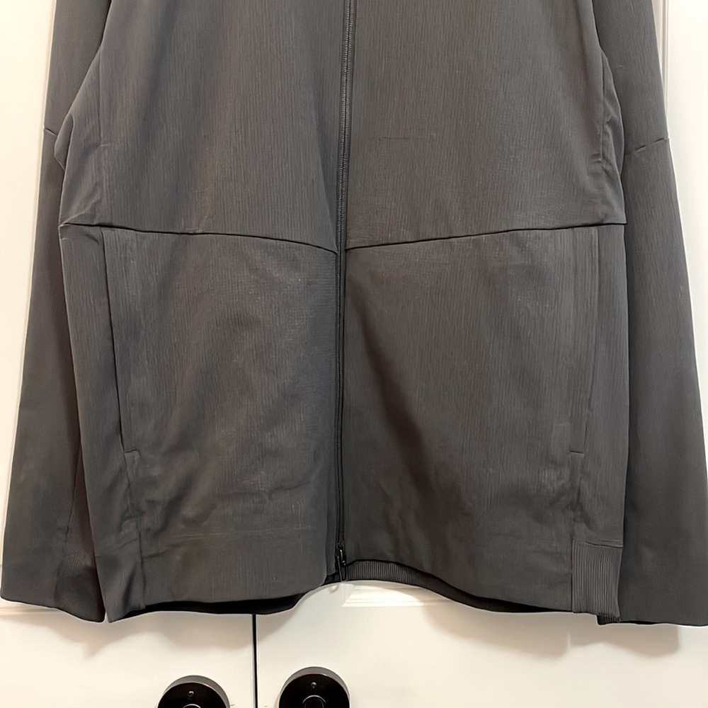 Lululemon jacket - Picture 6 of 14